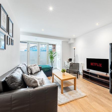 London Edgware Station Apartment Exterior foto